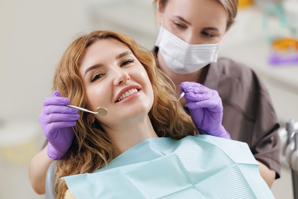 How A Cosmetic Dentist Can Give Your Smile A Makeover